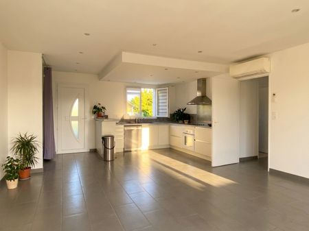 Location Maison 4 pièces 81m² - Photo 2