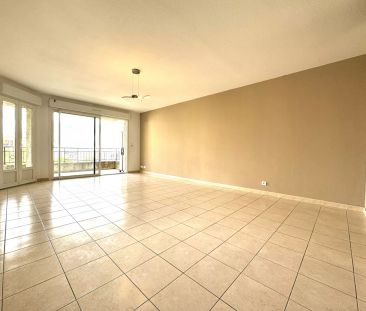 Superbe Appartement 3 pièces à louer à Bastia - - Photo 2