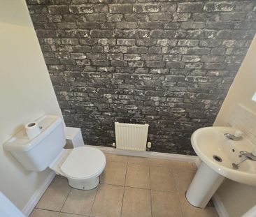 3 bedroom terraced house to rent - Photo 5