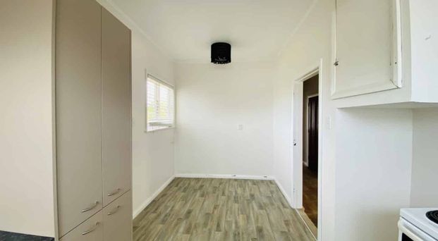 Bright & Newly Renovated Ã¢Ãâ¬Ã" Central Pahiatua Living - Photo 1