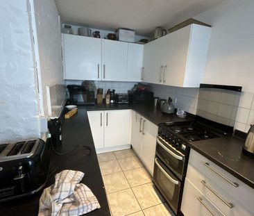 Market Street Room 4 - Photo 2