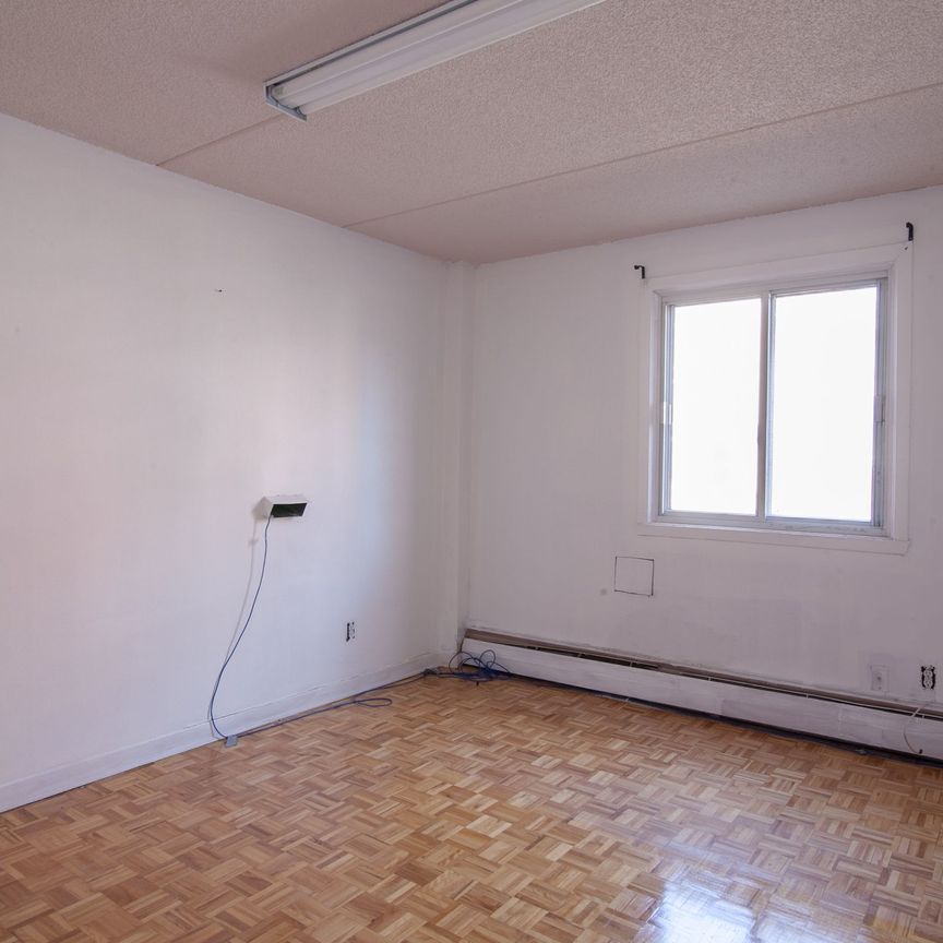 1565 Avenue Victoria - Photo 1