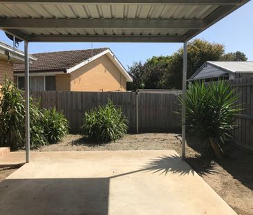 LOW MAINTENANCE THREE BEDROOM HOME - Photo 4