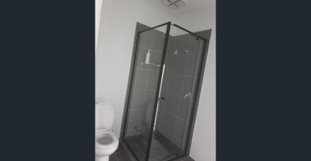 A HOUSE FOR TWO FAMILIES - SEPARATE KITCHEN AND SEPARATE BATHROOM - Photo 4