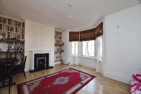 1 Bed Flat, Balfour Road, IG1 - Photo 2