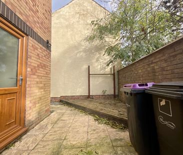 2 bedroom End Terraced House to let - Photo 4