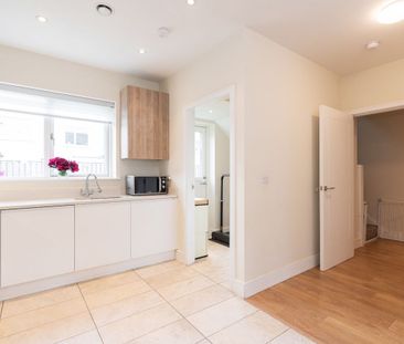 6 Larkfield Dale, Leopardstown, Dublin 18 - Photo 1