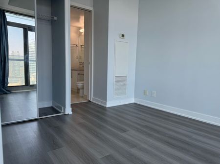 For Lease - 12 York Street Unit# 5110, Toronto, Ontario - Photo 2