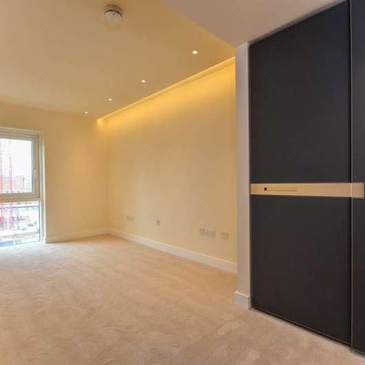 Park Street, Chelsea Creek, SW6 - Photo 1