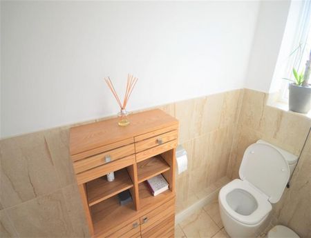 4 Bedroom Terraced Available Arranging tenancy - Photo 5