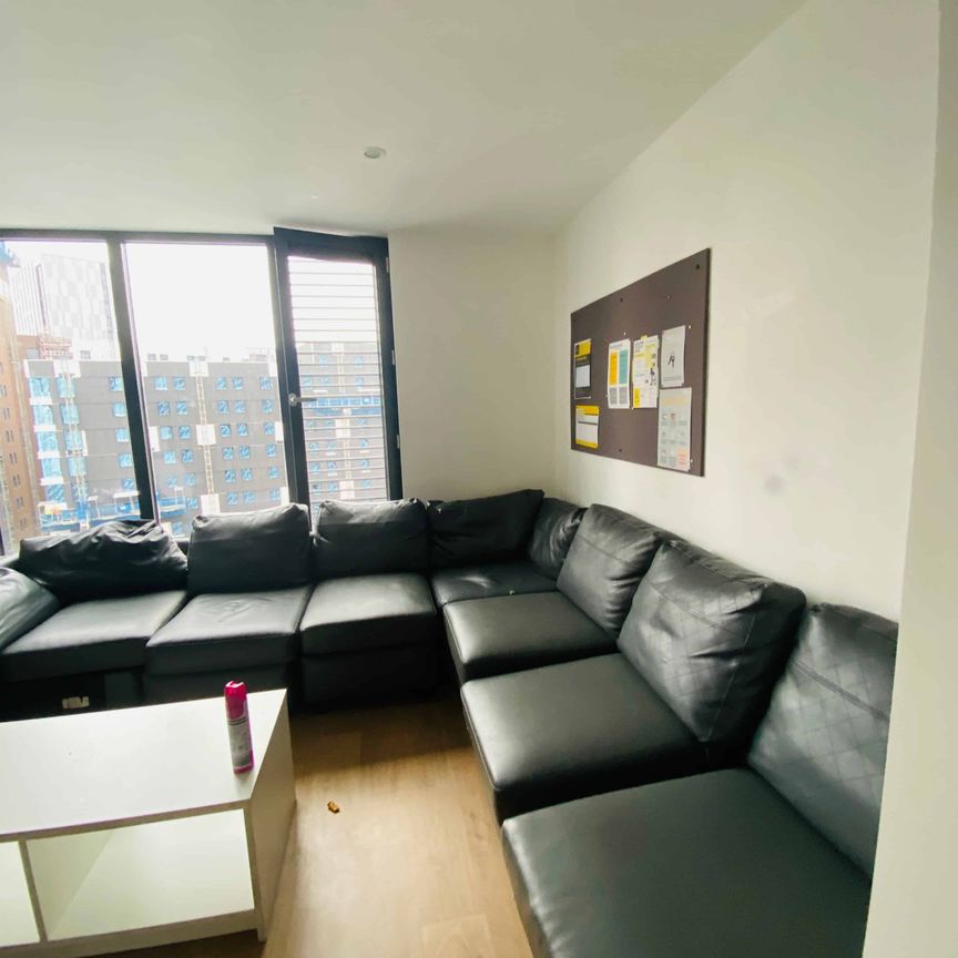 Medium Highest Double Ensuite - Photo 1