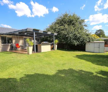 FAMILY HOME ON COLVILLE - Photo 3