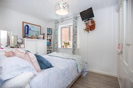 4 bedroom terraced house to rent - Photo 5