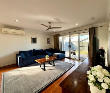 MODERN, LOW MAINTENANCE, EASY LIVING / EASY INVESTMENT - Photo 3