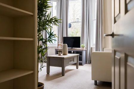 2 bedroom ground floor flat to rent - Photo 4