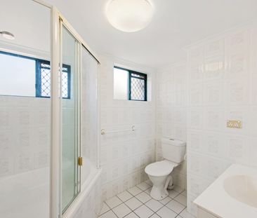 TWO BED + STUDY + LARGE COURTYARD - Photo 2