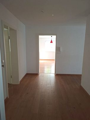 Wohnen auf höchstem Niveau! Neu sanierte 4-Zimmer-Wohnung in Zentrum von Lörrach - Photo 1