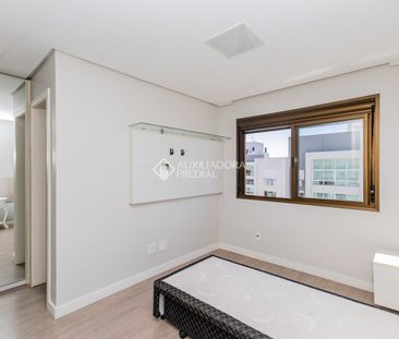 Apartamento com 2 quartos e 65m² para alugar em Passo da Areia, Por... - Photo 4