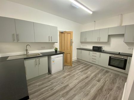 Caburn Road, Hove - Photo 2