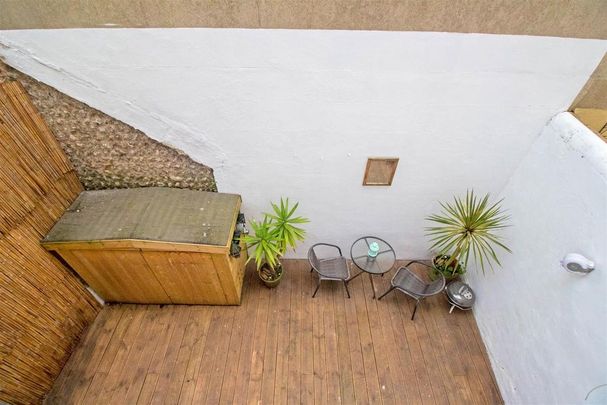 2 bedroom maisonette to rent - Photo 1