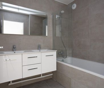 location Appartement T3 DE 72.6m² À PARIS - Photo 4