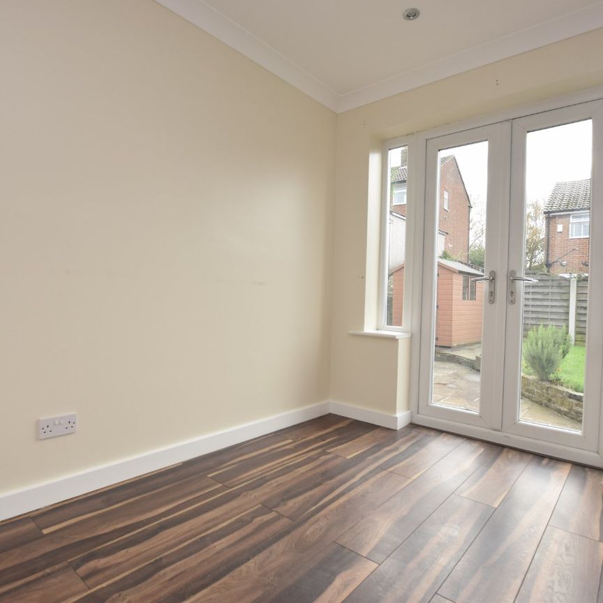 26, Kirkwood Grove, Leeds, West Yorkshire, LS16 7JR - Photo 1