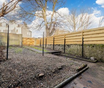 2 bedroom flat to rent - Photo 6