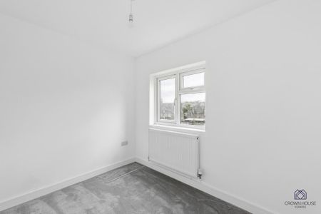 2 bedroom end of terrace house to rent - Photo 4