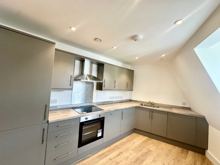 Furnished one bedroom apartment in the heart of the city centre - Photo 4