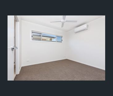 Modern Four Bedroom Duplex - Photo 4