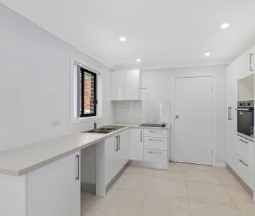 Brand New Luxury 3 Bedroom Townhouse - Photo 2