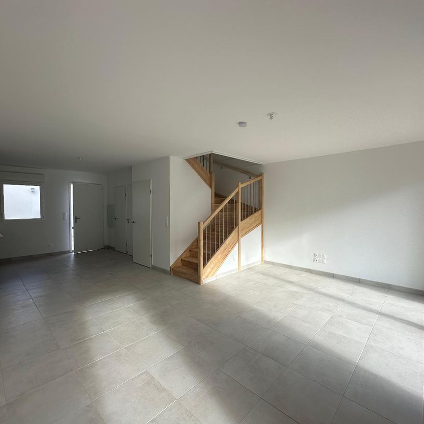 Location Appartement 4 pièces 80m² VILLENEUVE TOLOSANE 31270 - Photo 1