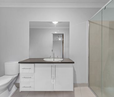 8 Salvia Avenue, Pakenham VIC 3810 - House For Rent | Domain - Photo 4