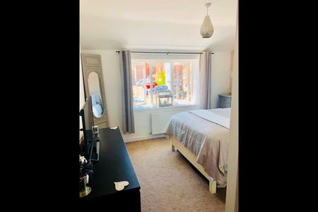 2 Bed Flat, St. Marys Grove, RG1 - Photo 2