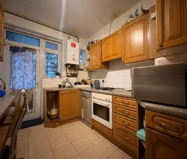 1 bedroom in a house share to rent - Photo 5