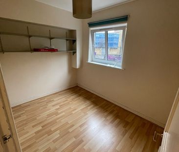 2 Bed Flat, Hackney Road, E2 - Photo 3
