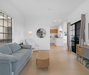 Immaculate Family Home With Self-Contained Studio - Photo 2