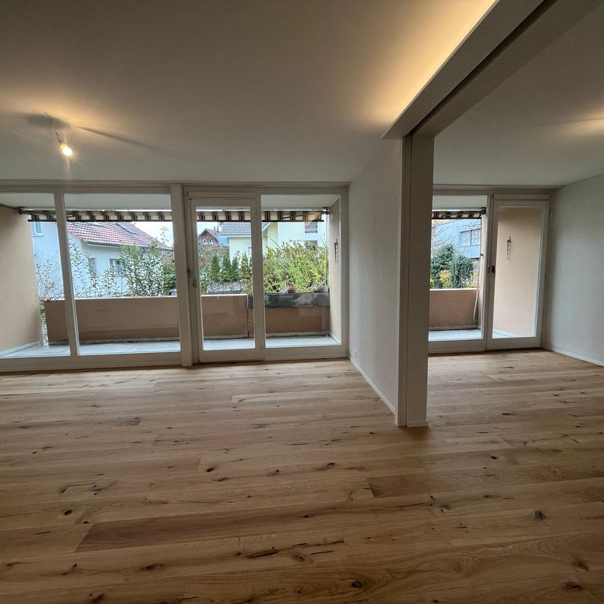 Sehr sonnige, ruhige, teilrenovierte 4.5-Zimmerwohnung - Photo 1