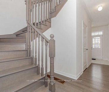 Townhouse For Lease | X8038978 - Photo 4