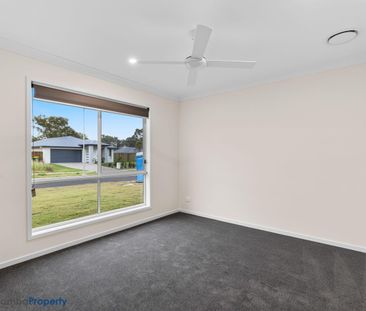 BEAUTIFUL HOME- WITH DUCTED-AIR CON! - Photo 2