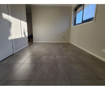 27A Stonecrop Street - Photo 2