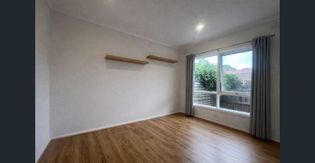 Walk to Mitcham Train Station - Enjoy a Comfortable Unit with Contemporary Updates - Photo 3