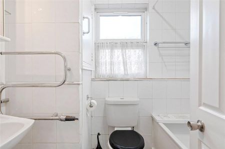 4 bedroom terraced house to rent - Photo 3