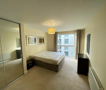 1 Bed Flat, Gooch House, W6 - Photo 4