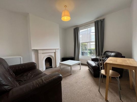 4 bedroom semi-detached house to rent - Photo 1