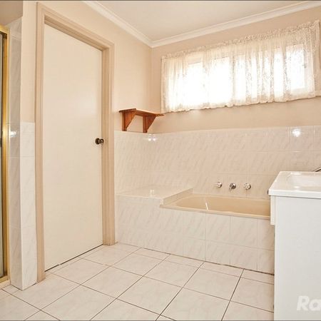 2/57 Watsons Road, Glen Waverley - Photo 4