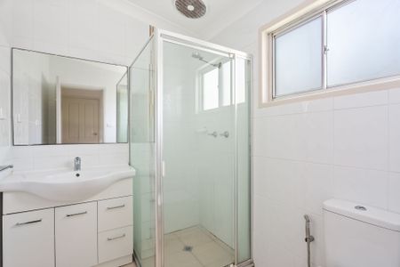 Well-Presented Three-Bedroom Home - Photo 5