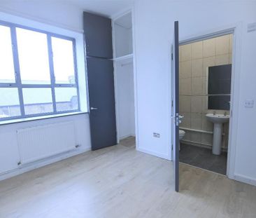 3 bedroom flat to rent - Photo 5