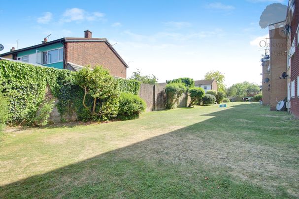 2 bed flat to rent in Tithe Court, Slough, SL3 - Photo 1