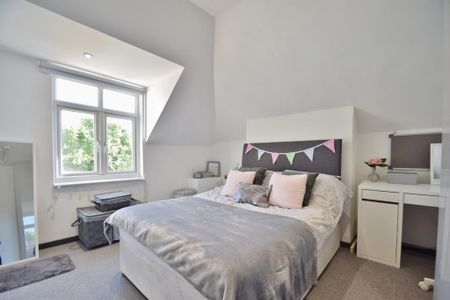 5 bedroom terraced house to rent - Photo 3